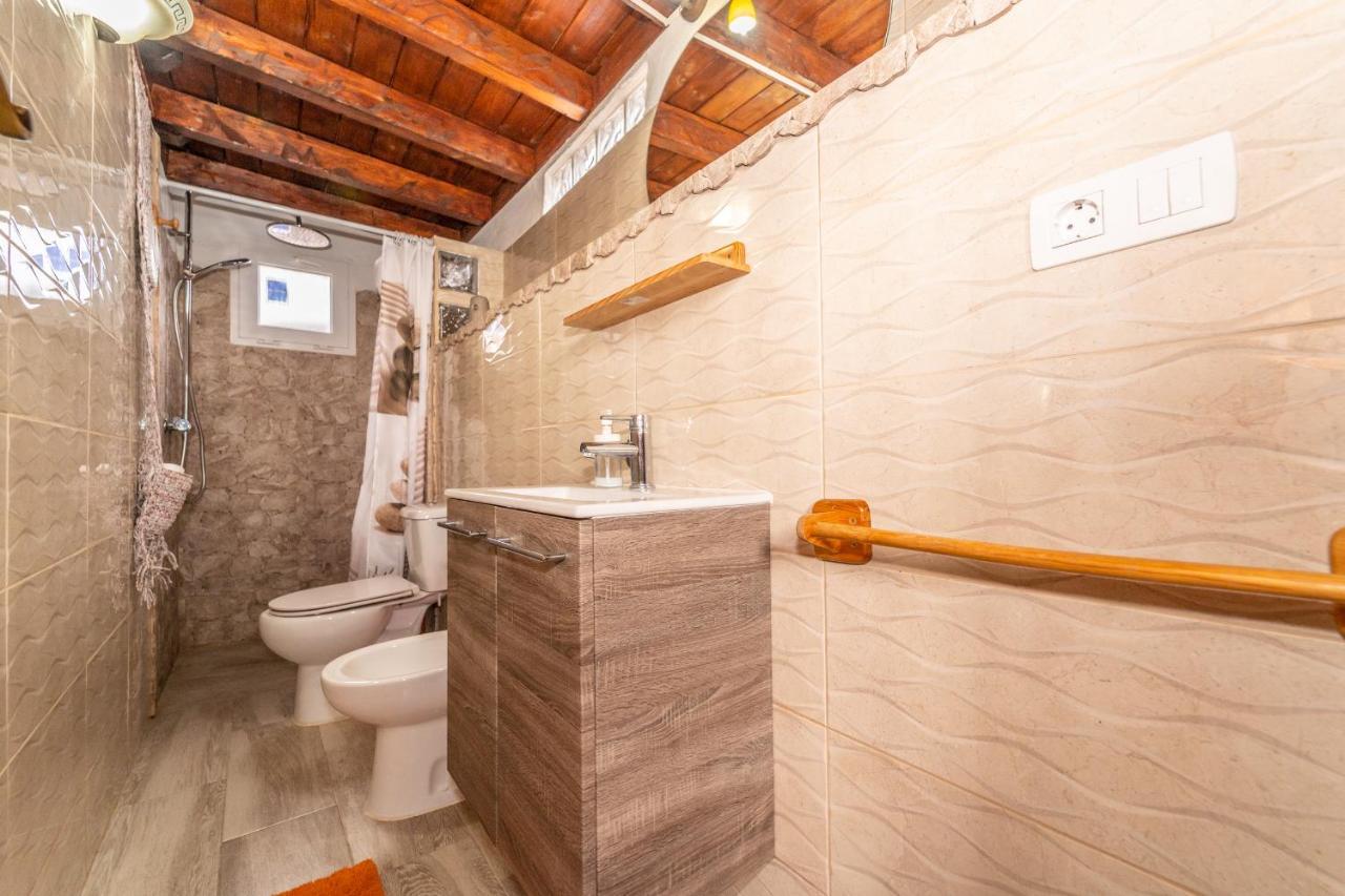 Casa Giuliana Bed & Breakfast Charco del Pino Ngoại thất bức ảnh